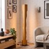 Nowoczesna lampa stojąca Sernadelo z falistym wycięciem, w naturalnych kolorach