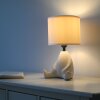Leuchten Direkt lampa stołowa TED, z ceramiczną żabą, beżowa, ciepła barwa 3000 Kelvin